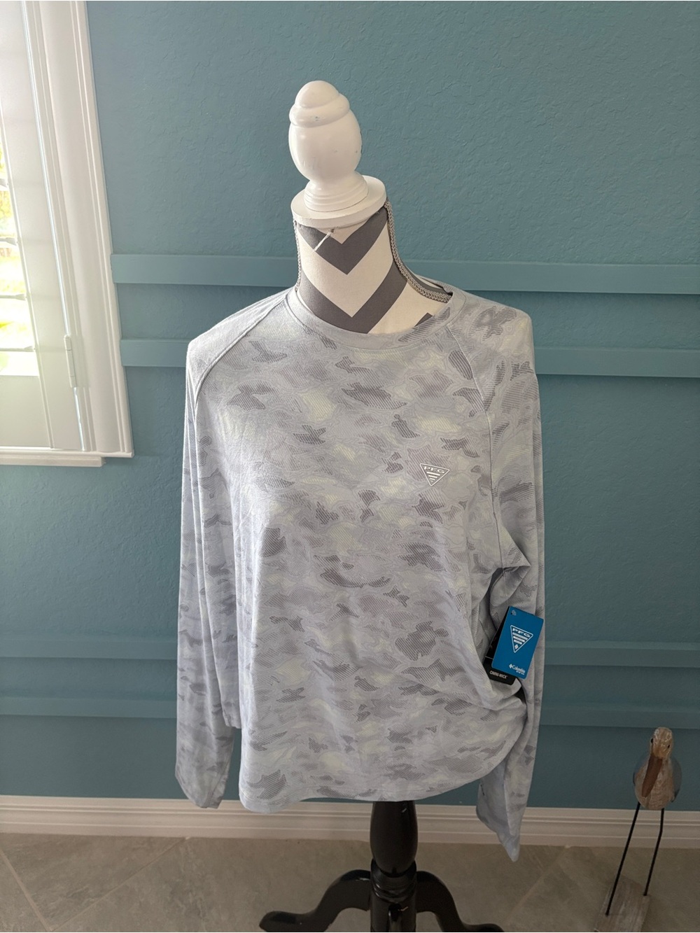 NWT Woman’s Columbia Uncharted Grey  Camo Long Sleeve Crew Neck Top SZ 2XL